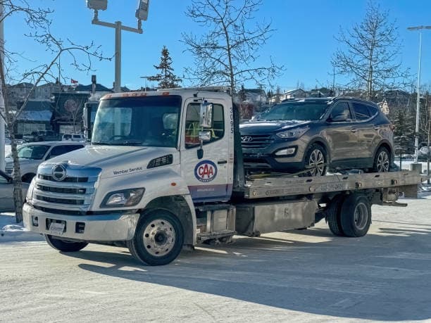 Fast, Reliable, and Always Available – Calgary’s 24/7 Emergency Towing Experts!